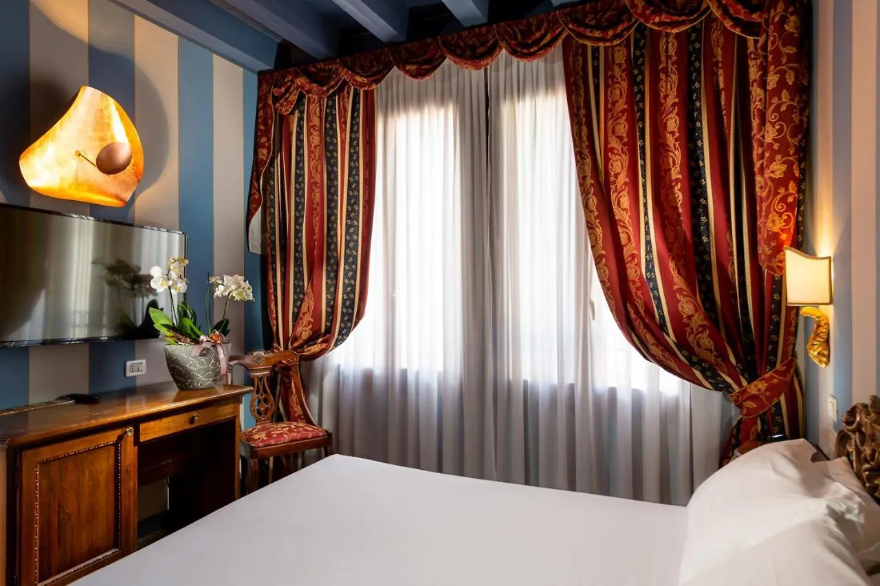 Hotel Tiziano Venice 3*,