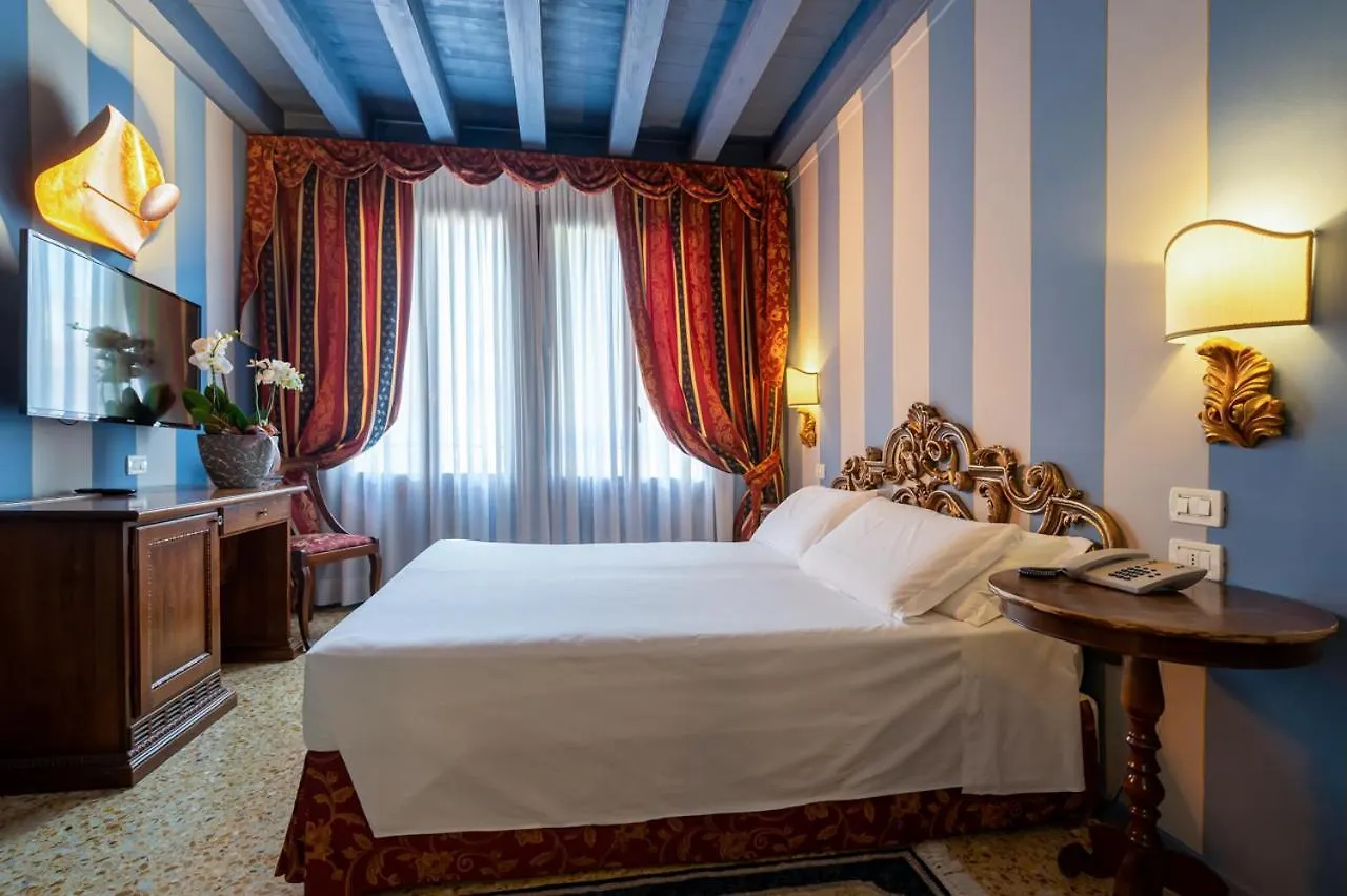 Hotel Tiziano Venice 3*,