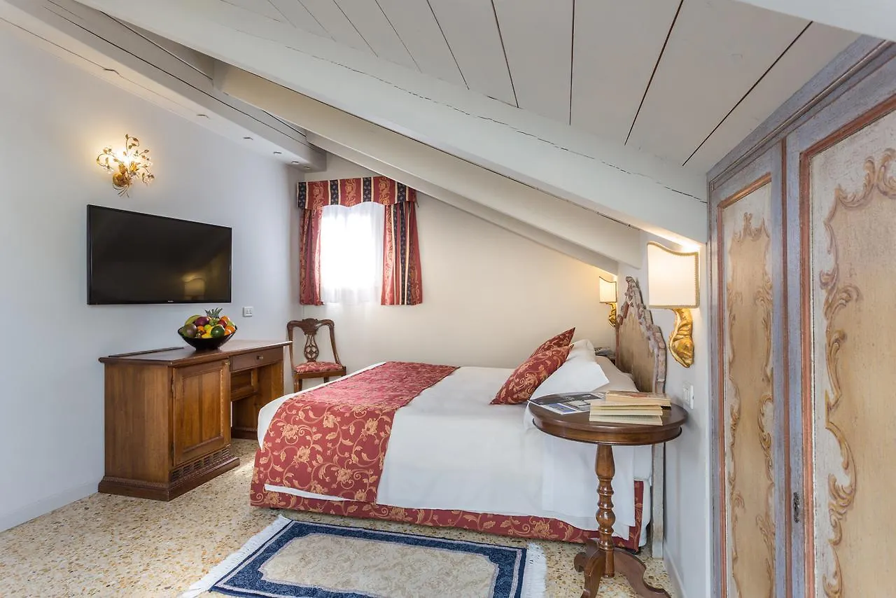 Hotel Tiziano Venice 3*,  Italy